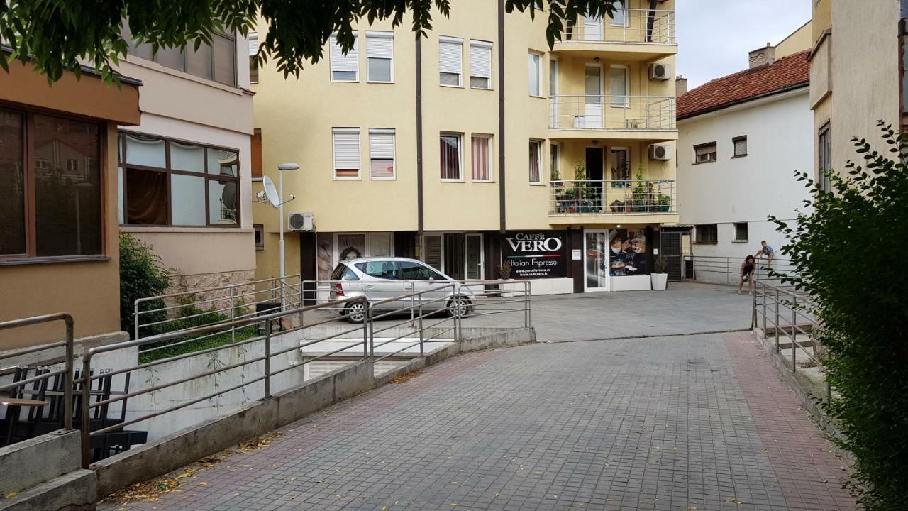 Apartman Veselinovic Free Parking Vranje Eksteriør billede